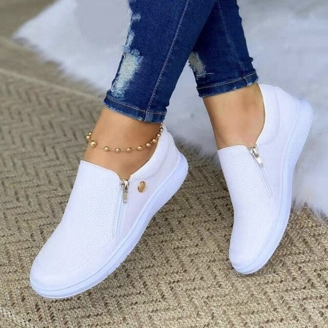 Orthopädische Damenschuhe in modernem Design, atmungsaktiv, flach, ideal für Komfort und Stil im Alltag.