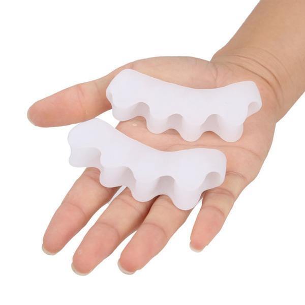 "Orthopädischer Zehenkorrektor: Hautfarben, flexibles Design, für Komfort und Entlastung bei Hallux Valgus und Hammerzehen."