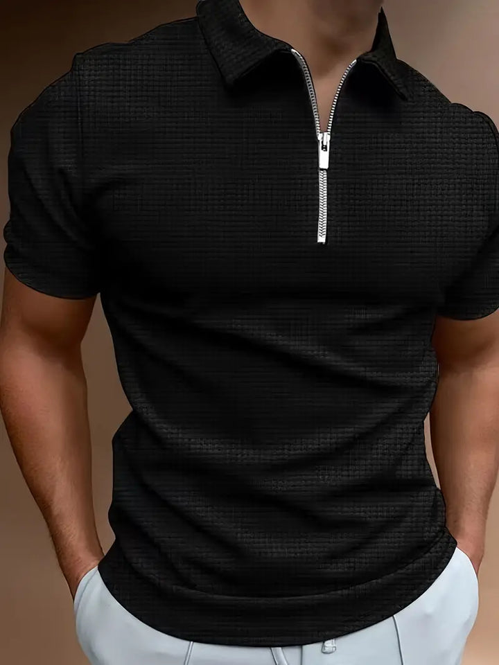 "Polo-Shirt mit Reißverschluss für Herren, stilvoller Reverskragen, aus Baumwollmischung, ideal für Sommeraktivitäten."
