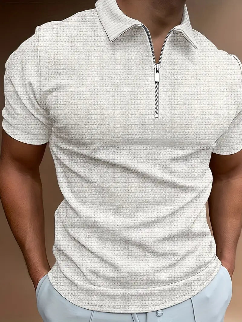 "Polo-Shirt mit Reißverschluss für Herren, stilvoller Reverskragen, aus Baumwollmischung, ideal für Sommeraktivitäten."