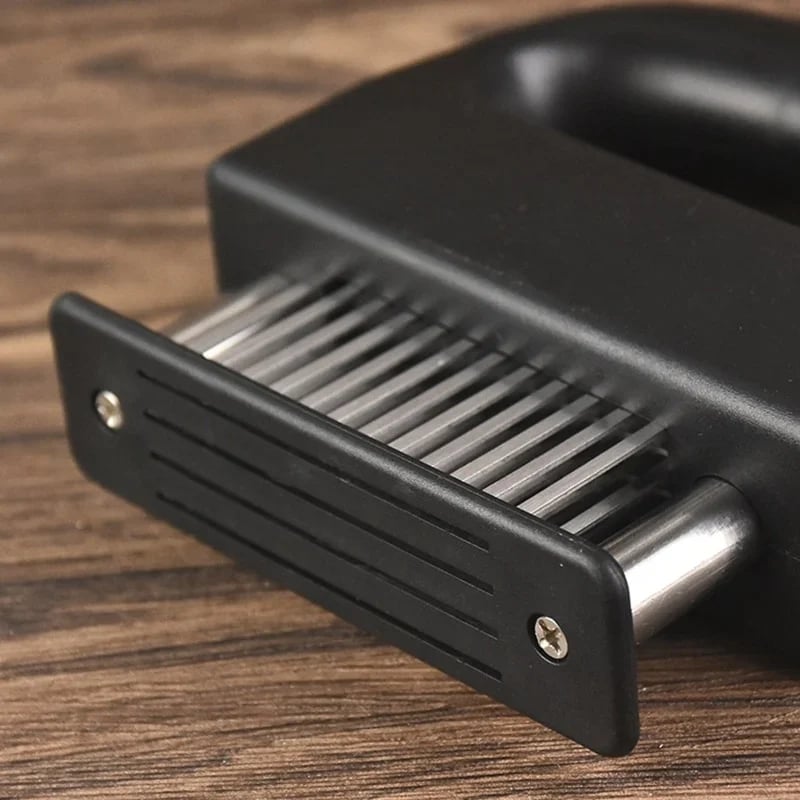"Praktischer Fleischklopfer mit 48 scharfen Edelstahlklingen, ergonomischem Design, perfekt zum Fleisch zartmachen."