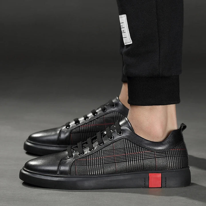Premium Herren Leder Sneakers, braunes Echtleder, zeitloses Design, atmungsaktive Innensohle, rutschfeste Gummisohle.