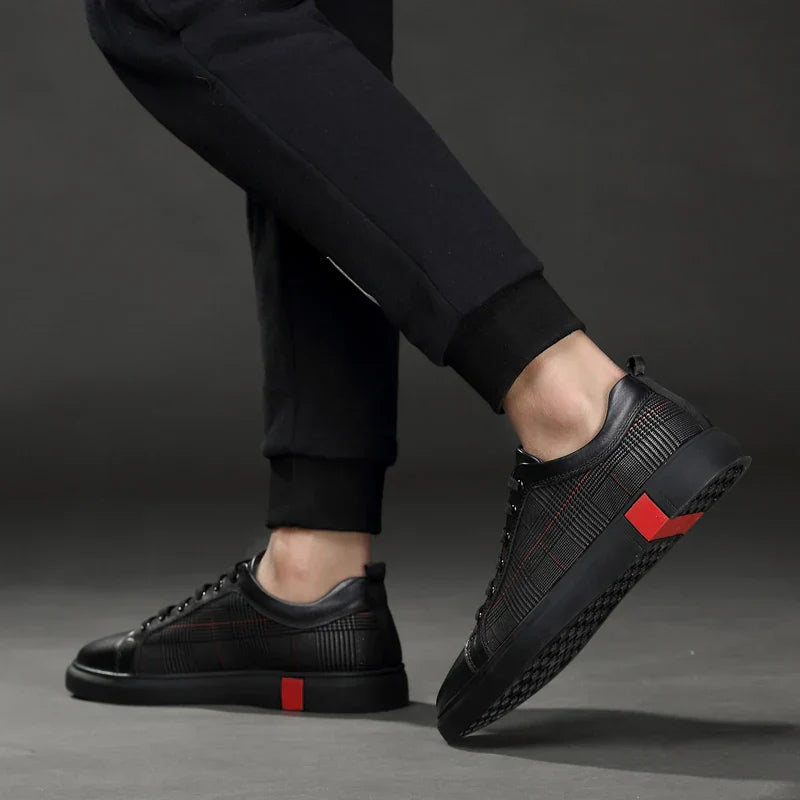 Premium Herren Leder Sneakers, braunes Echtleder, zeitloses Design, atmungsaktive Innensohle, rutschfeste Gummisohle.