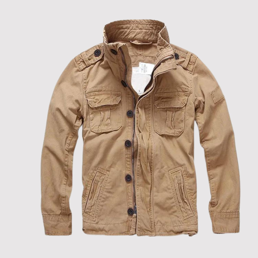 Retro Jeansjacke aus hochwertigem Denim, vielseitig und stilvoll, ideal für modebewusste Trendsetter.