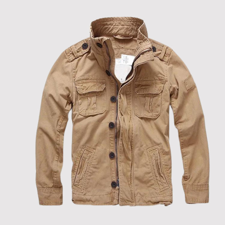 Retro Jeansjacke aus hochwertigem Denim, vielseitig und stilvoll, ideal für modebewusste Trendsetter.