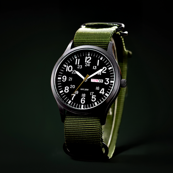 Robuste Outdoor Herren Armbanduhr, Edelstahlgehäuse, leuchtende Zeiger, wasserdicht, kratzfestes Glas, ideal für Abenteuer.