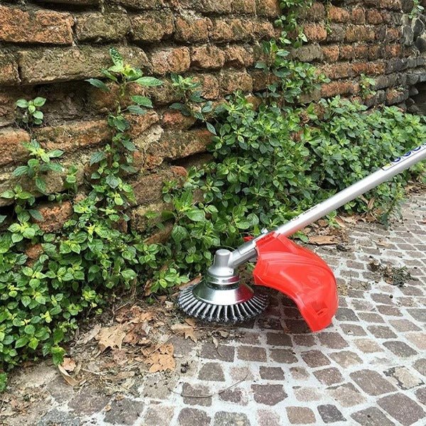 "Robuste Unkrautbürste aus Stahldraht für Trimmer zeigt Effizienz bei der Unkrautentfernung im Garten, detailreiche Ansicht."