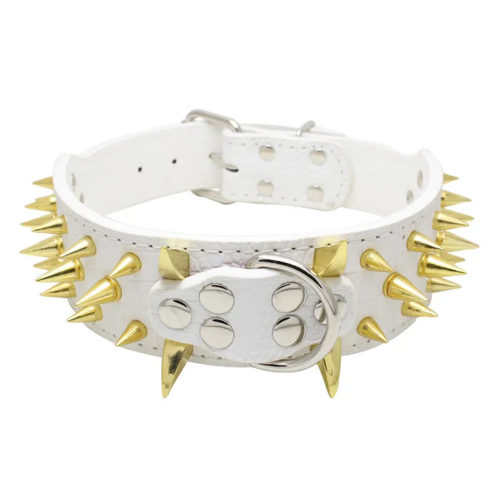 "Robustes Hundehalsband verstellbar mit goldenen Nieten, aus Kunstleder für große Hunde, edles Design, Schutz & Stil."