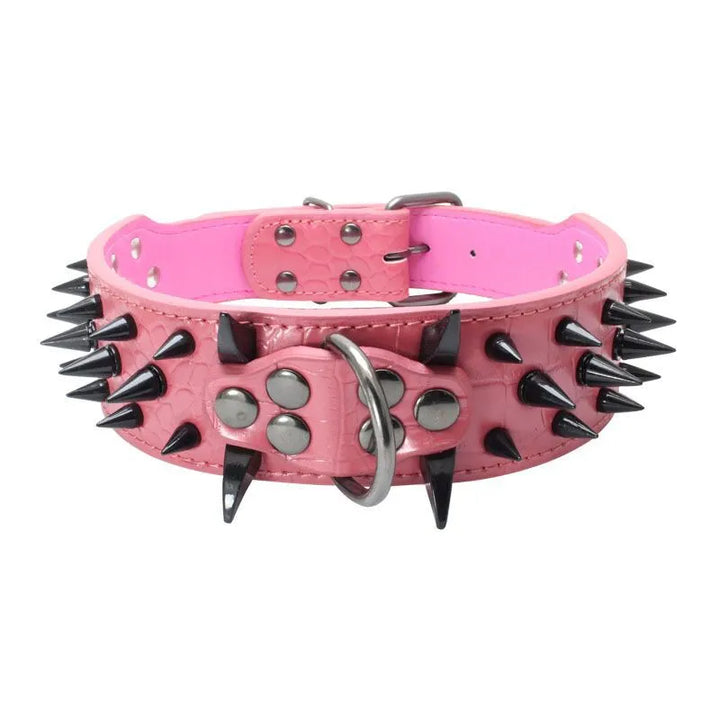 "Robustes Hundehalsband verstellbar mit goldenen Nieten, aus Kunstleder für große Hunde, edles Design, Schutz & Stil."