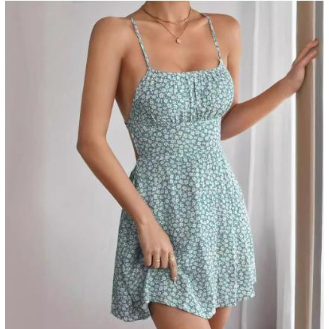 "Schlankes Damen Cami-Kleid mit Blumenmuster, tailliertes Design, florale Details, eleganter Sommerlook"