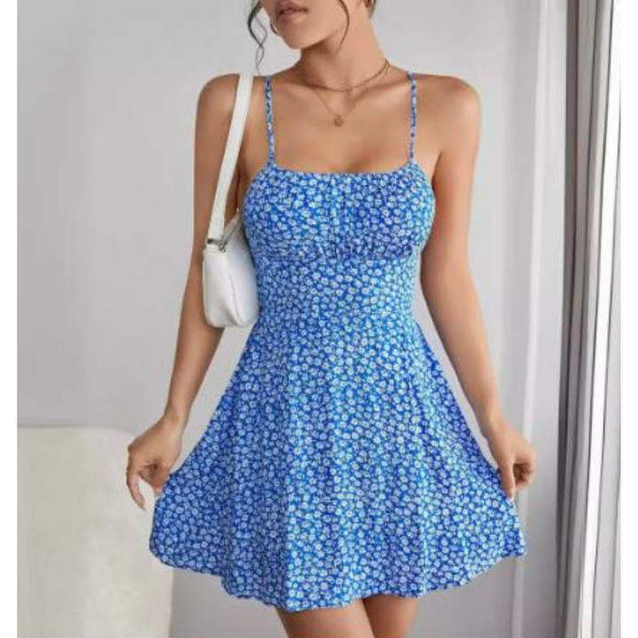 "Schlankes Damen Cami-Kleid mit Blumenmuster, tailliertes Design, florale Details, eleganter Sommerlook"