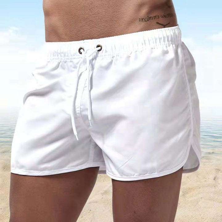 "Schnelltrocknende Herren Badeshorts mit verstellbarem Bund, stilvollem Design und praktischer Tasche, ideal für den Strand."