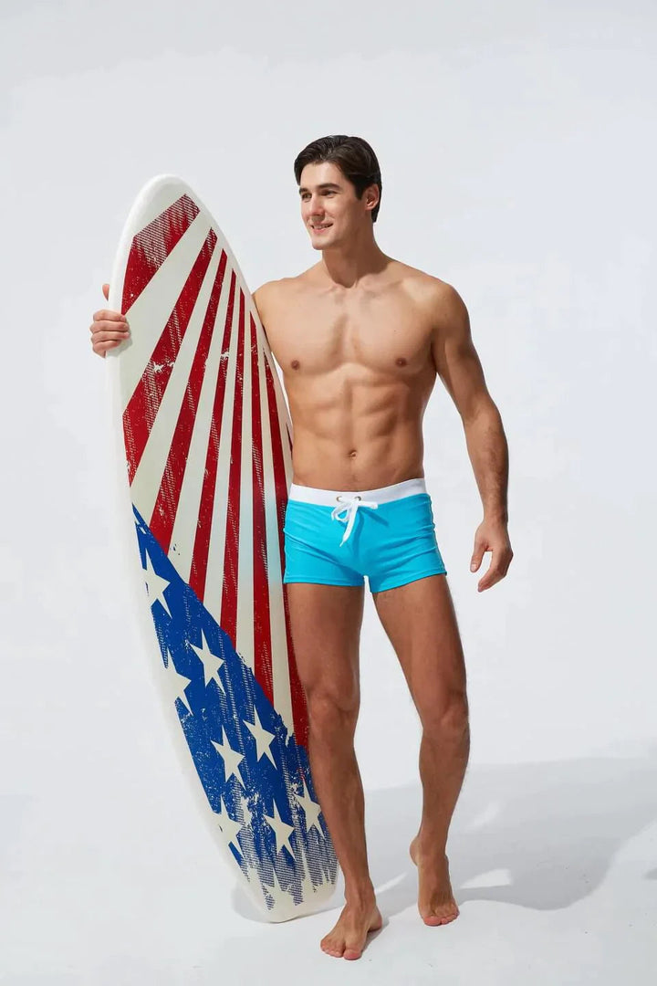 "Schnelltrocknende Herren-Schwimmshorts, leichtes Material, einstellbarer Kordelzug, ideal für Strand und Poolaktivitäten."