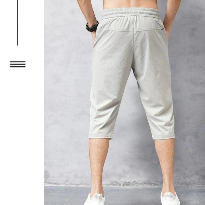 "Schnelltrocknende Herren Shorts aus Nylon in klassischem Design, ideal für Freizeit, Strand und Aktivitäten."