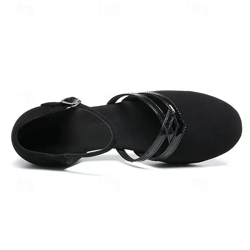 Schwarze Damen Tanzschuhe mit elegantem Design, flexible rutschfeste Sohle und ergonomischer Passform für modernen Tanz.