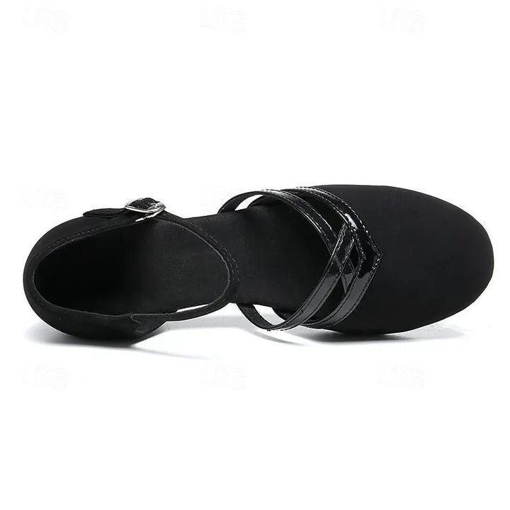 Schwarze Damen Tanzschuhe mit elegantem Design, flexible rutschfeste Sohle und ergonomischer Passform für modernen Tanz.