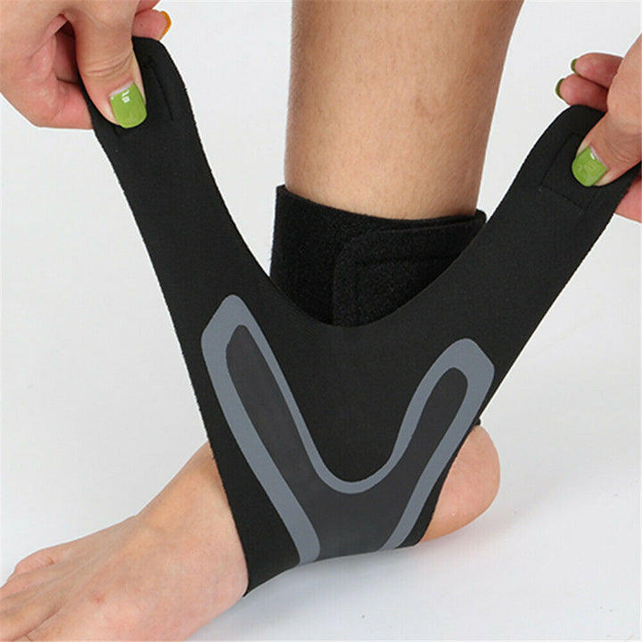 "Schwarze Knöchelbandage für Schmerzlinderung, Stabilität und Komfort, ergonomisches Design für Sport und Alltag."