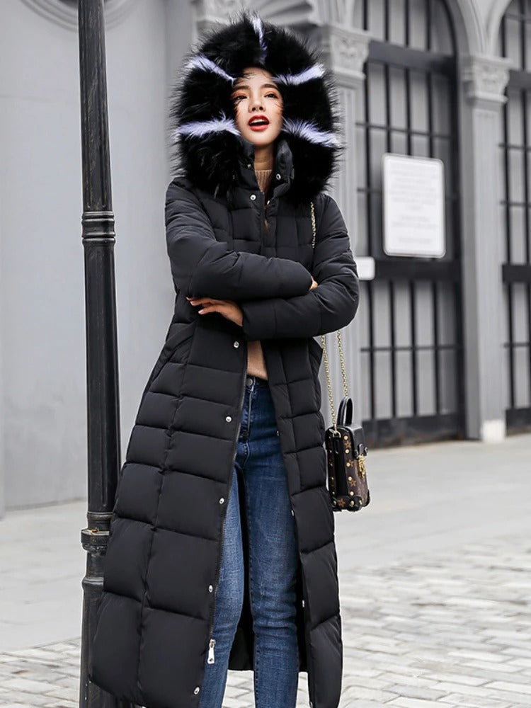 Schwarzer Damen Pufferparka für kalte Tage, stilvoll mit Kapuze und Taschen, isolierend und in mehreren Farben verfügbar.