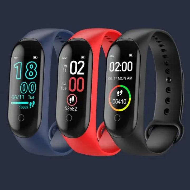 "Smartwatch mit Blutdruck- & Herzfrequenzmesser, schwarzer TFT-Touchscreen, wasserdicht IP67 für Gesundheitsüberwachung."