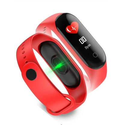 "Smartwatch mit Blutdruck- & Herzfrequenzmesser, schwarzer TFT-Touchscreen, wasserdicht IP67 für Gesundheitsüberwachung."