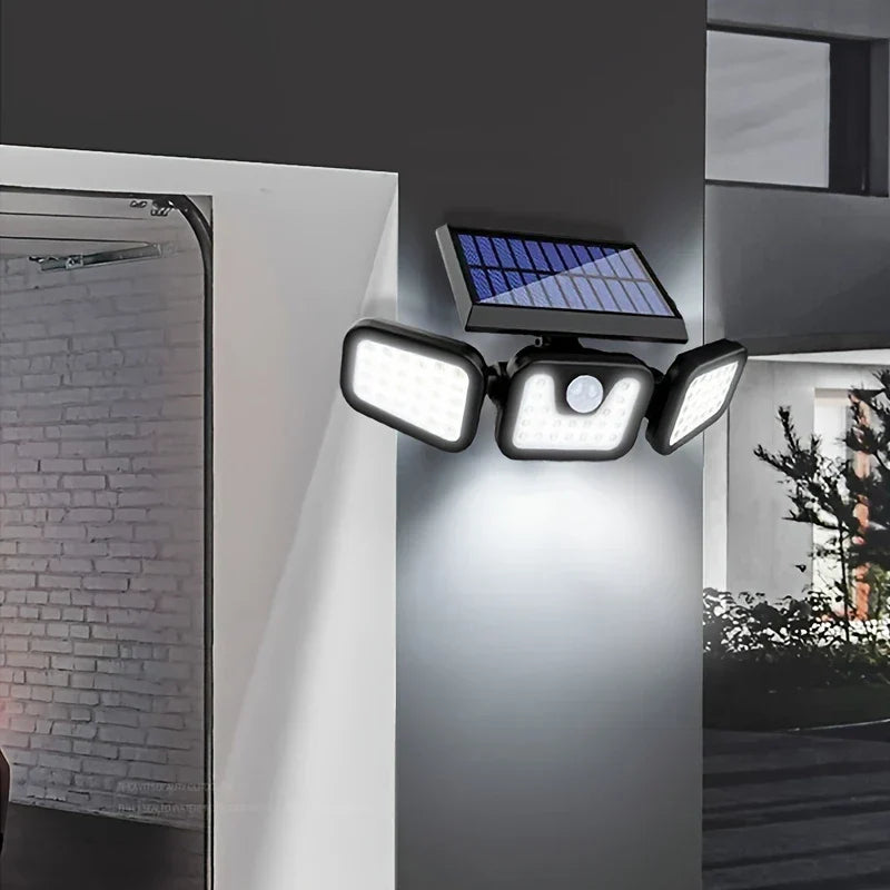 "Solar-LED Flutlicht mit 3 Strahlern und Bewegungsmelder, ideal für effiziente Außenbeleuchtung, wetterbeständig."