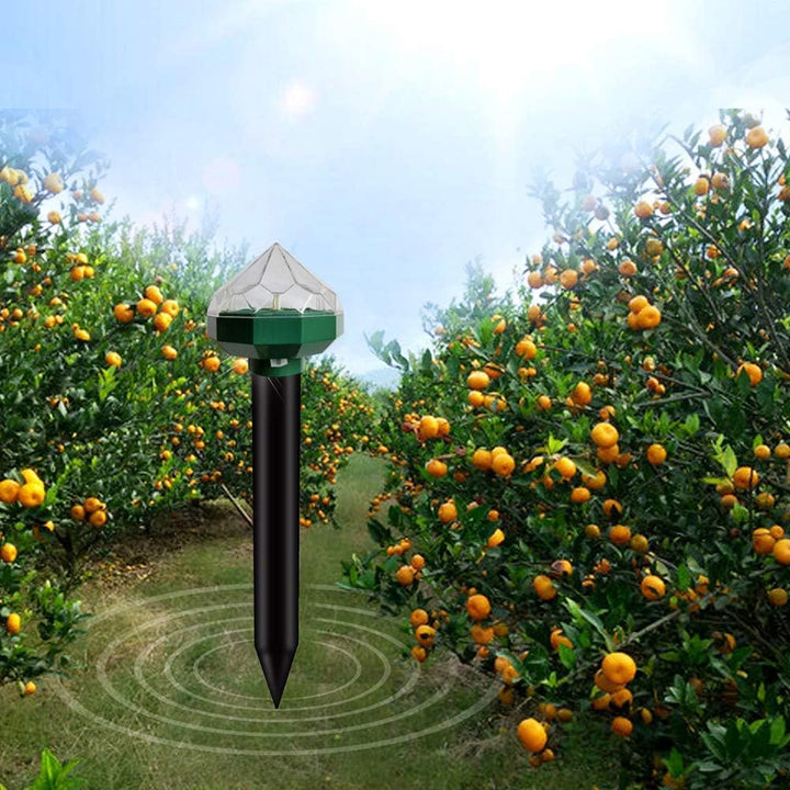 Solarbetriebener Tiervertreiber: Effektiver, wetterfester Schutz vor Nagetieren mit Sonnenenergie im Garten, umweltfreundlich