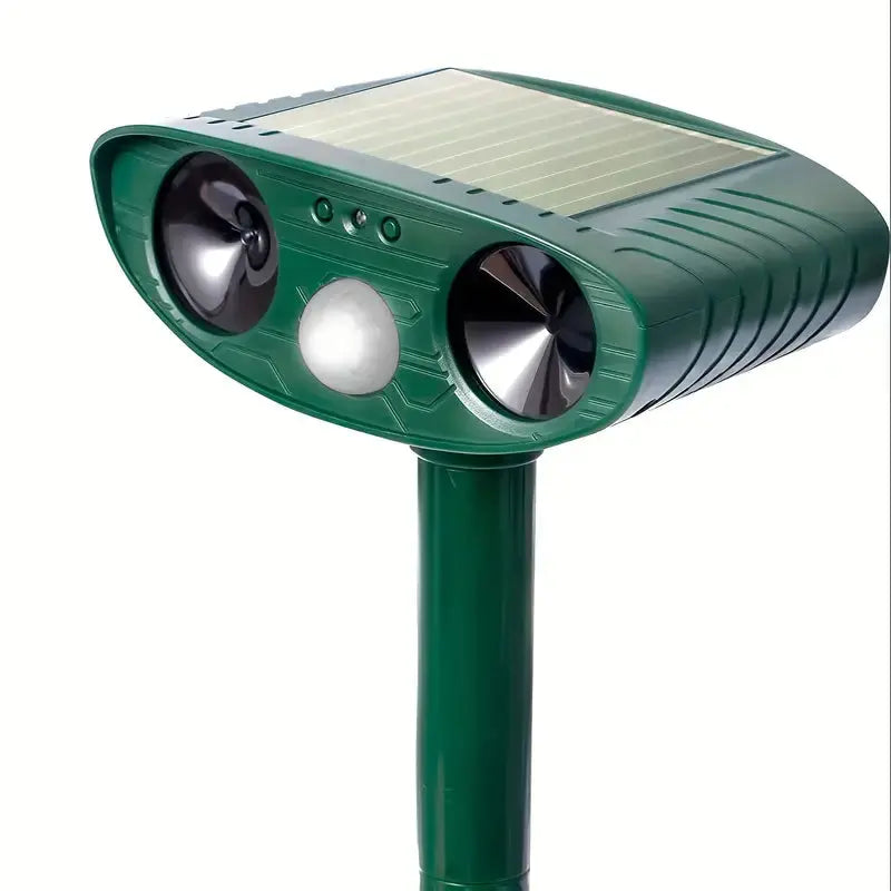 "Solarbetriebener Tiervertreiber, wetterfest, grün, mit Solarmodul und LED-Blitzlicht, ideal für Garten. Nachhaltige Tierabwe
