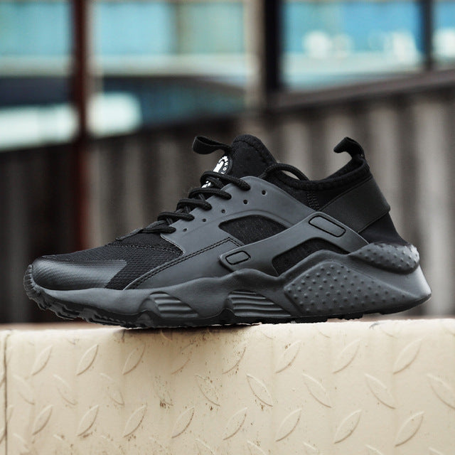 Sommer-Sneaker im Huarache-Stil, atmungsaktiv, bequem, in Rosa, Grün, Schwarz, Weiß für einen modischen Sommerlook.