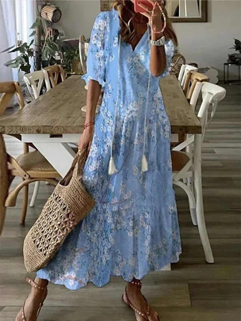 Sommerliches Maxikleid im Bohemian-Stil, leicht und fließend, ideal für Strandtage und Stadtbummel, beige Farbe.