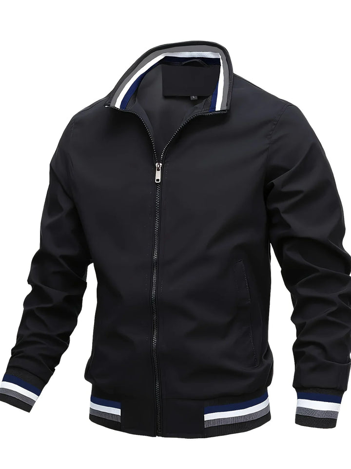 "Sportliche Herren Übergangsjacke, vielseitig, komfortabel, klassisches Design, mit Taschen und stilvollem Kragen."