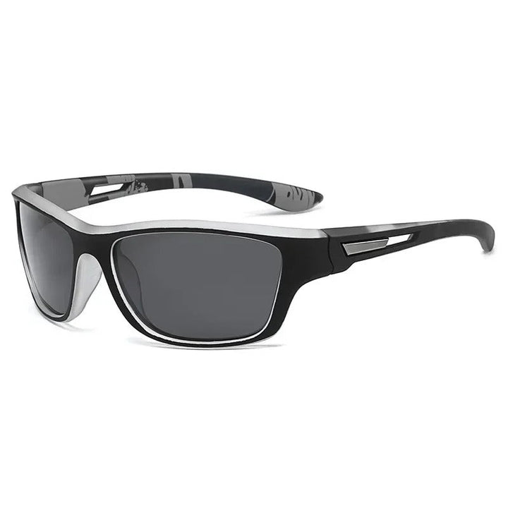 Sportliche schwarze Sonnenbrille mit polarisierenden UV400 Linsen, leichtem Kunststoffrahmen, ideal für Outdoor und Sport.
