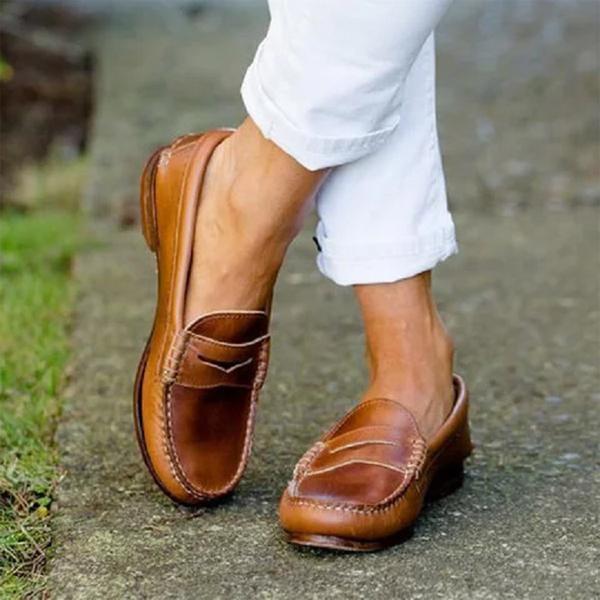 "Stilvolle Damen-Loafer aus hochwertigem Material, flach und bequem, in elegantem minimalistischen Design für zeitlose Elegan
