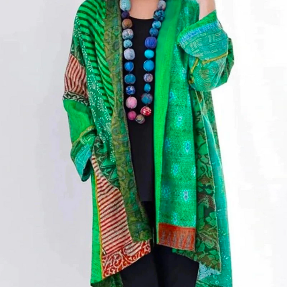 Stilvolle Damen-Strickjacke in elegantem Design, leicht und atmungsaktiv, perfekt für kühle Sommerabende und elegante Outfits