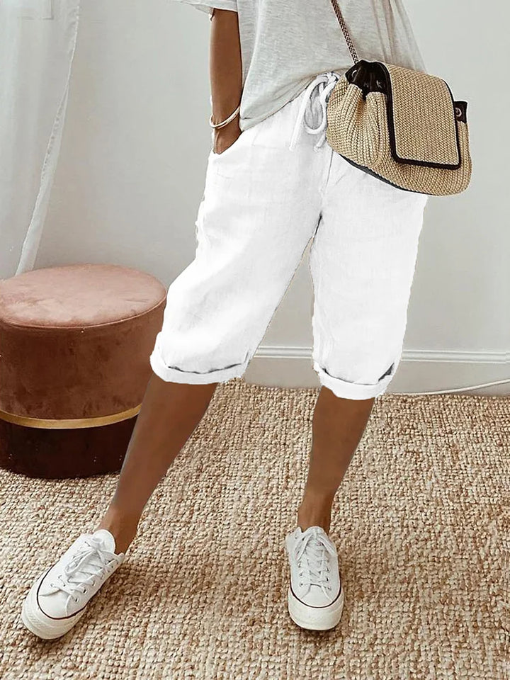 "Stilvolle Damenshorts mit Kordelzug, atmungsaktivem Material und Taschen, ideal für sommerlichen Komfort und vielseitigen St