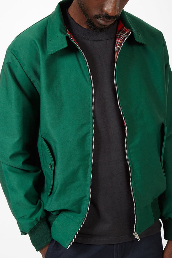 "Stilvolle Harrington-Jacke für Herren in klassischem Design, mit Stehkragen, gerippten Bündchen und praktischen Taschen."