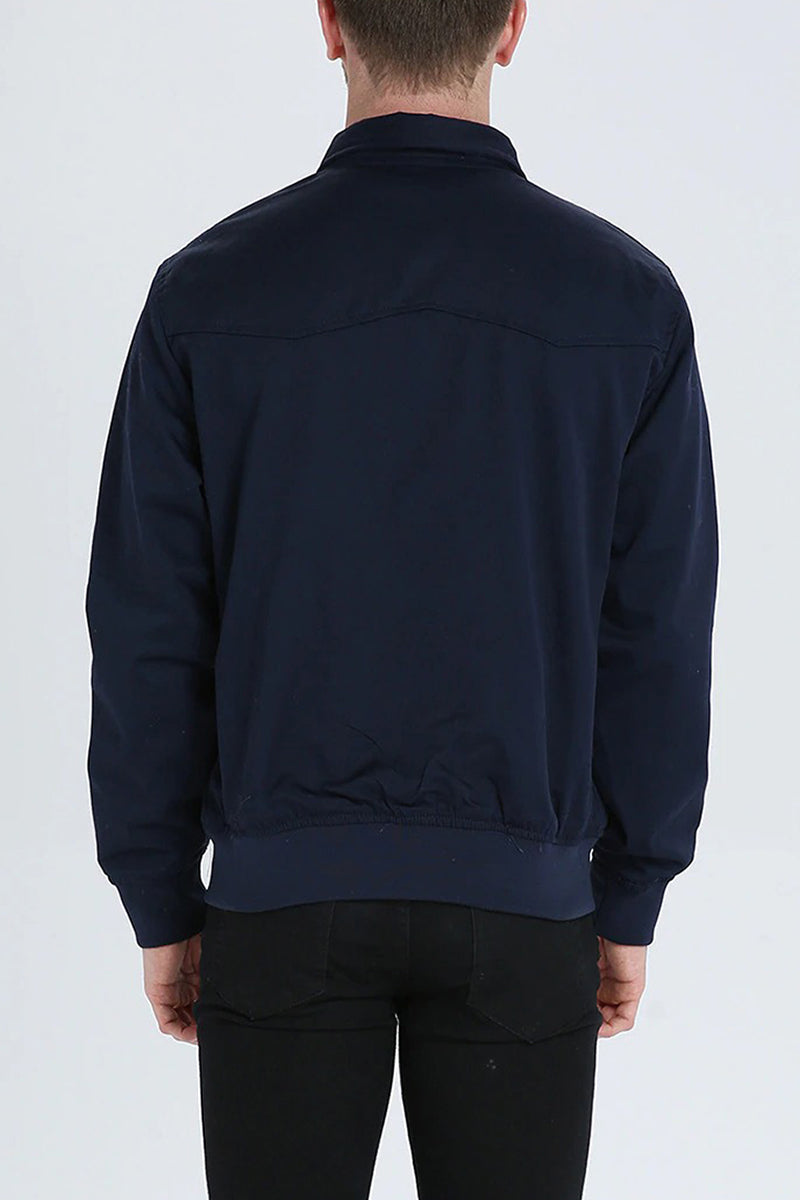 "Stilvolle Harrington-Jacke für Herren in klassischem Design, mit Stehkragen, gerippten Bündchen und praktischen Taschen."