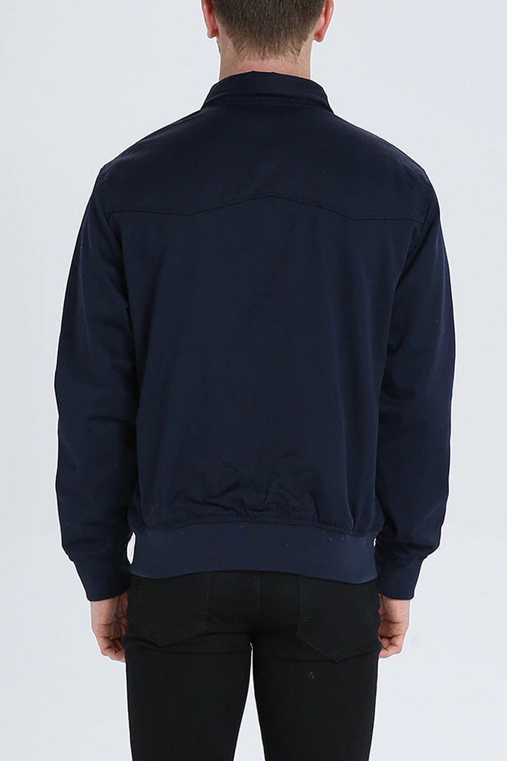 "Stilvolle Harrington-Jacke für Herren in klassischem Design, mit Stehkragen, gerippten Bündchen und praktischen Taschen."