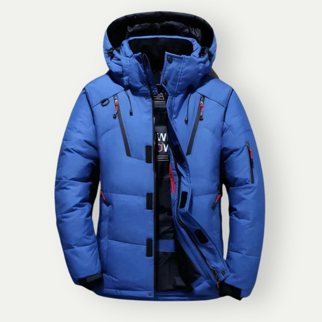 Stilvolle Herren Daunenjacke, farbenfroh in Blau, Grau, Grün, mit eleganter Silhouette und funktionaler Isolierung.