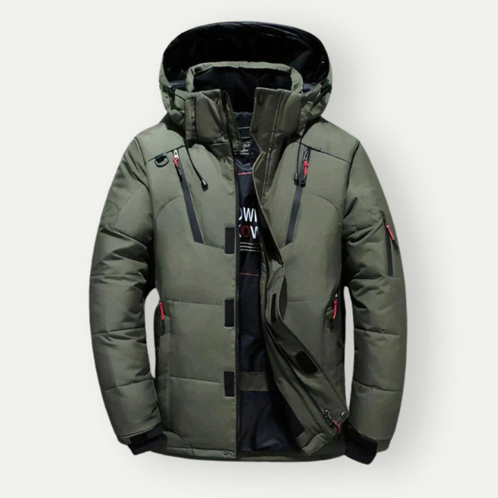 Stilvolle Herren Daunenjacke, farbenfroh in Blau, Grau, Grün, mit eleganter Silhouette und funktionaler Isolierung.