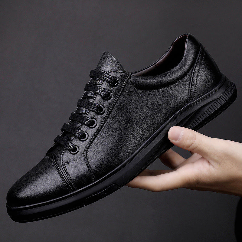 "Stilvolle Herrenschuhe schwarz-weiß, schlankes Design, geeignet für Alltag und Anlässe, hochwertig, komfortabel."