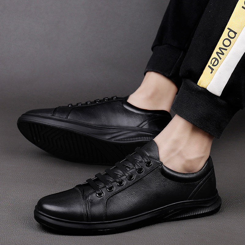 "Stilvolle Herrenschuhe schwarz-weiß, schlankes Design, geeignet für Alltag und Anlässe, hochwertig, komfortabel."