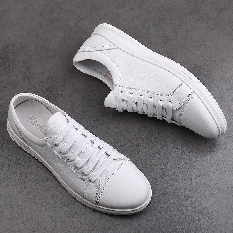 "Stilvolle Herrenschuhe schwarz-weiß, schlankes Design, geeignet für Alltag und Anlässe, hochwertig, komfortabel."