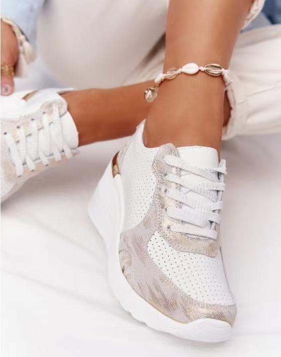 "Stilvolle orthopädische Damen Sneaker, weiß, atmungsaktives Material, gepolsterte Sohle, sportlich-elegant, Komfort"