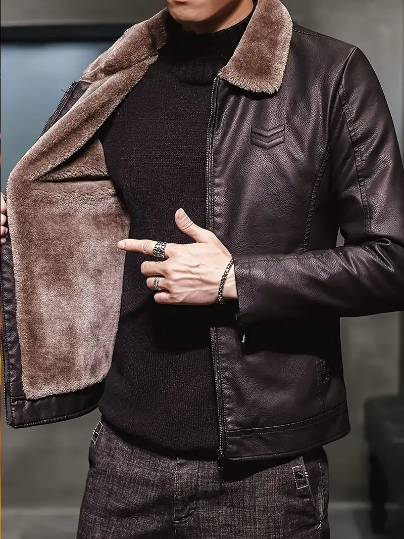 Stilvolle, warme Herren Lederjacke in Schwarz mit robustem Design, perfekt für Herbst und Winter. Elegante, zeitlose Optik.