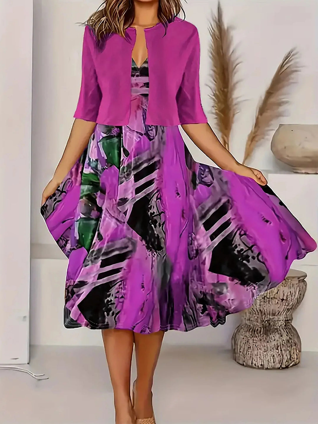 Stilvolles Damen Midi-Sommerkleid, hellblau, mit elegantem sandfarbenem Blazer für vielseitige Sommermode.