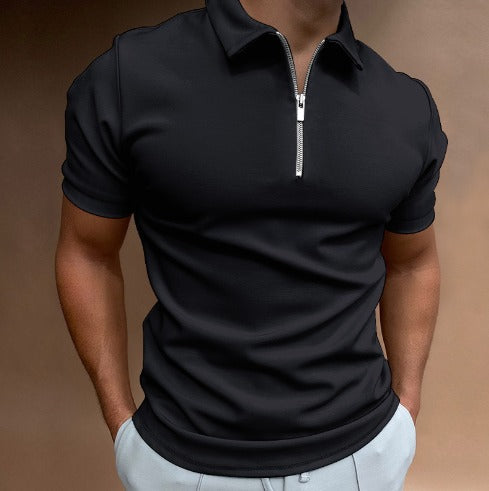 "Stilvolles Herren Poloshirt mit halbem Reißverschluss und taillierter Passform, ideale Oberbekleidung für moderne Herren."