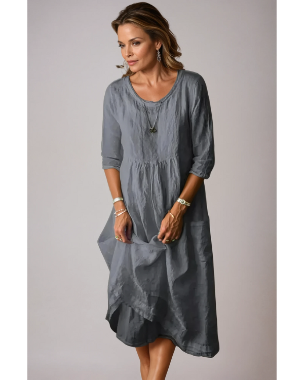 Stilvolles Midi-Damenkleid mit 3/4-Ärmeln, eleganter Passform und Rundhalsausschnitt, perfekt für vielseitige Anlässe.