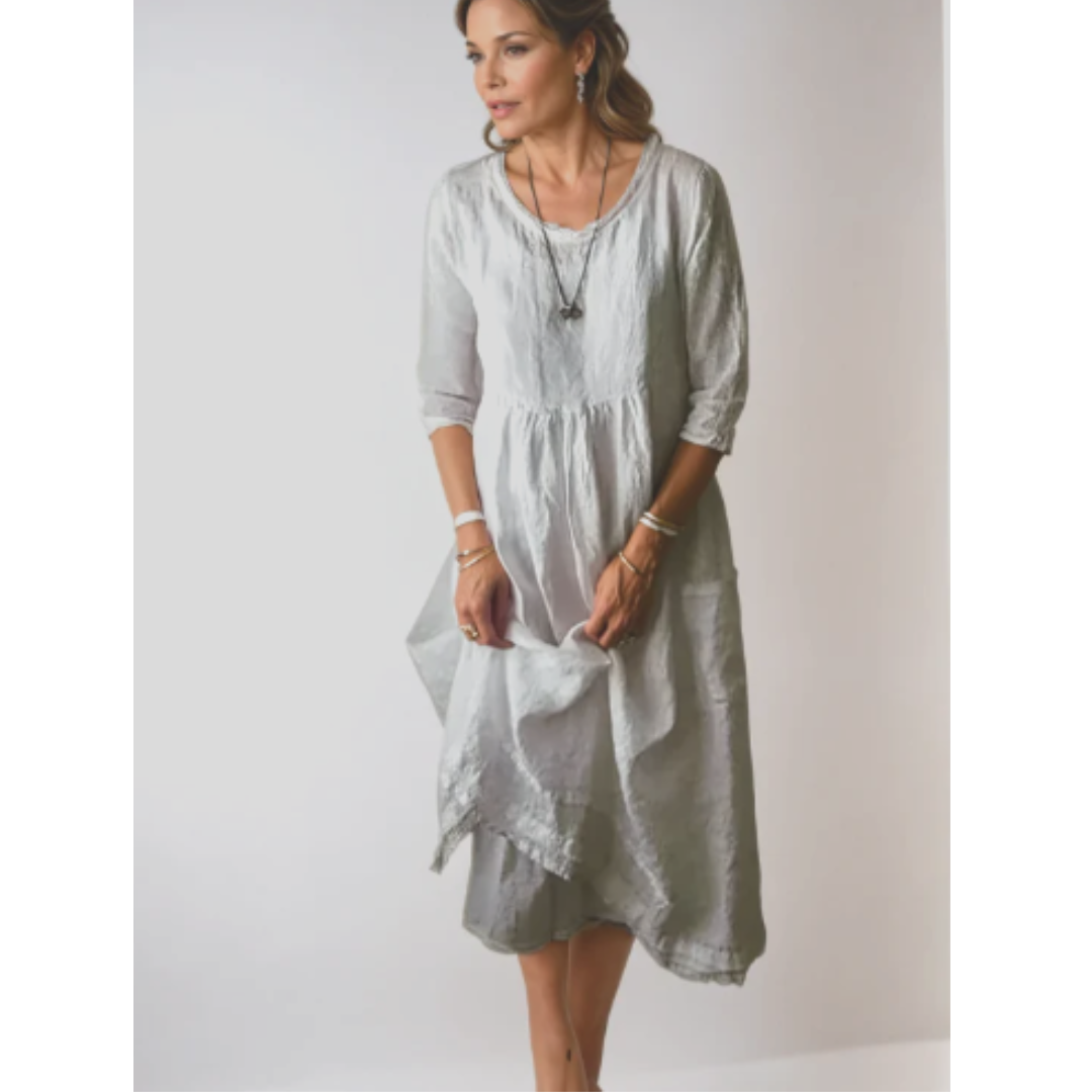 Stilvolles Midi-Damenkleid mit 3/4-Ärmeln, eleganter Passform und Rundhalsausschnitt, perfekt für vielseitige Anlässe.