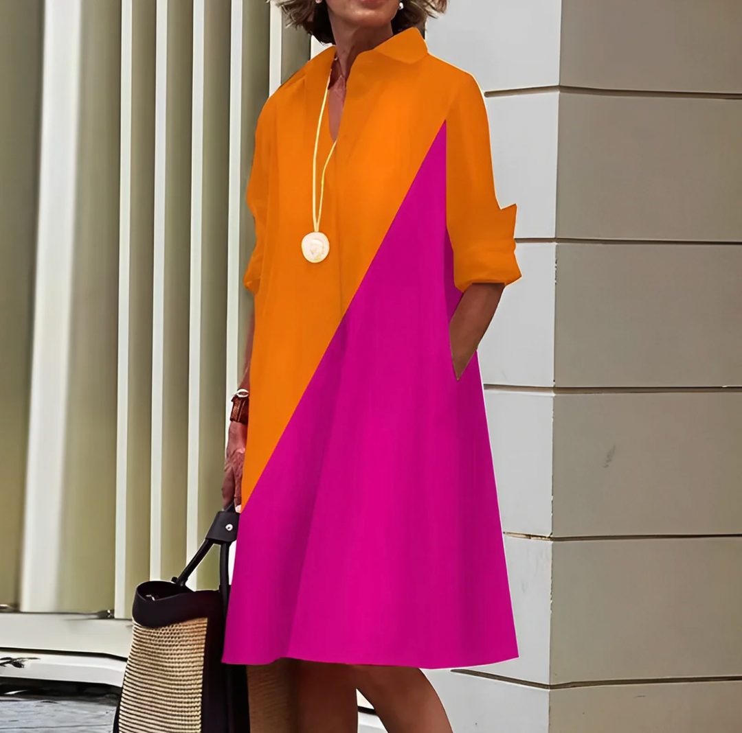 Stilvolles Polokleid, sportlich-elegant, in Blau, mit Knopfleiste, ideal für lässige Anlässe und Wochenendaktivitäten.