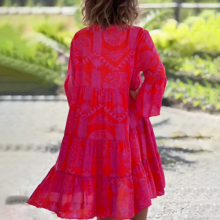 Stilvolles Sommerkleid Zita mit modernem Design, leichtem Stoff und elegantem Schnitt, ideal für heiße Tage.